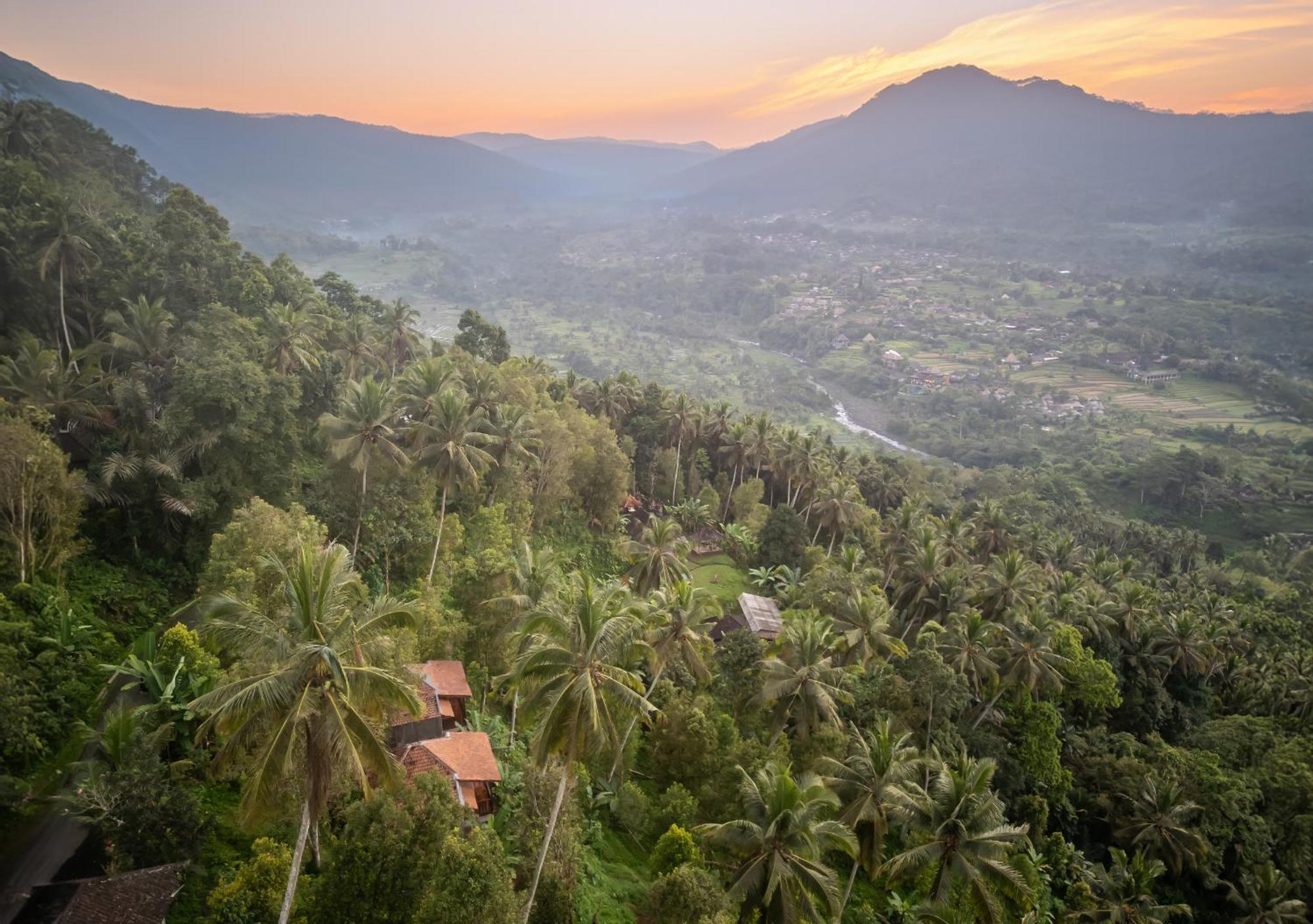 Cemara Green Hill By Samhita Bali Silebeng 外观 照片